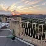 فيلة Sunset Castle House With Pool