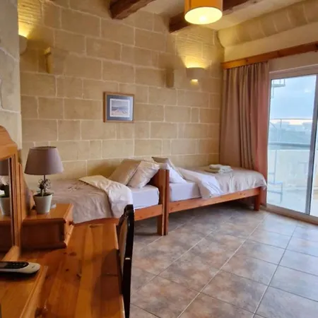 فيلة Sunset Castle House With Pool Xagħra