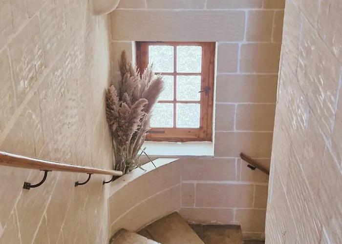 Sunset Castle House With Pool וילה